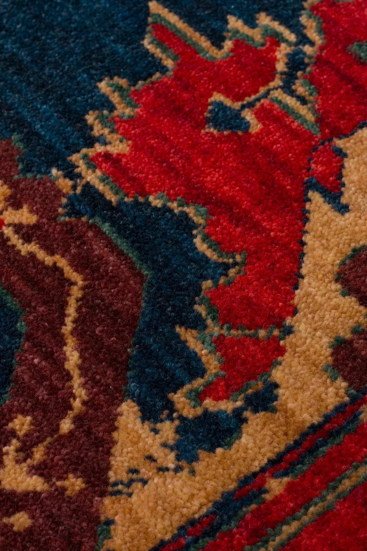 Kadim KDM 05 Red Vintage Anadolu Motiflerine Sahip Yeni Zellanda Yünü ile Üretilen El Emeği Yüksek Kara Tezgah Halısı - HALI VAGONU