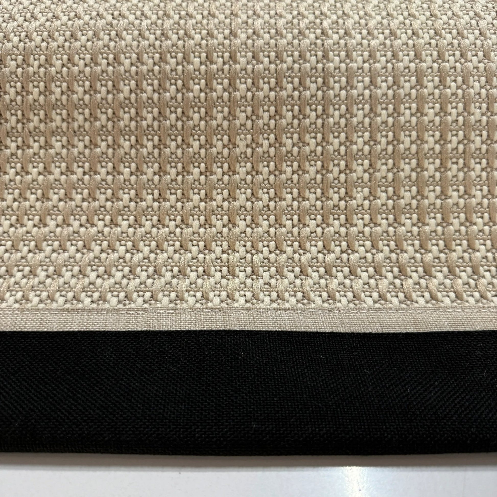 Siyah Krem Çift Kumaş Çerçeveli Krem Sisal Halı - El Yapımı, Dayanıklı, Modern Tasarım - HVSB08 - HALI VAGONU
