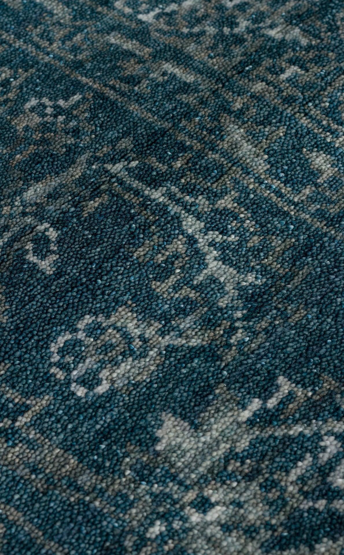 TAFTAN TF 02 NAVY Pakistan Overdyed Tarzı Özel Hav Vermeyen ve El Emeği ile Özel Tezgahlarda Üretilen Uşak Halısı - HALI VAGONU