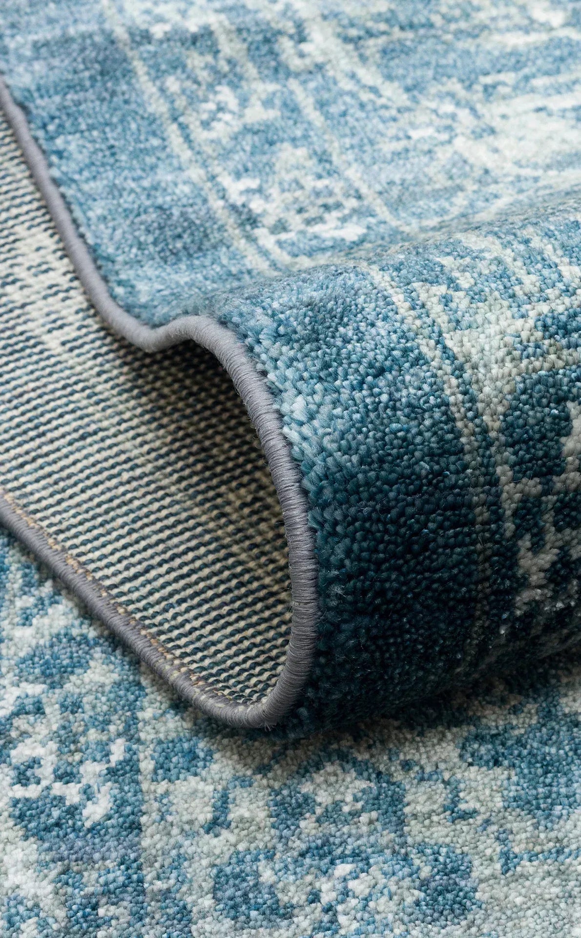 TAFTAN TF 02 NAVY Pakistan Overdyed Tarzı Özel Hav Vermeyen ve El Emeği ile Özel Tezgahlarda Üretilen Uşak Halısı - HALI VAGONU