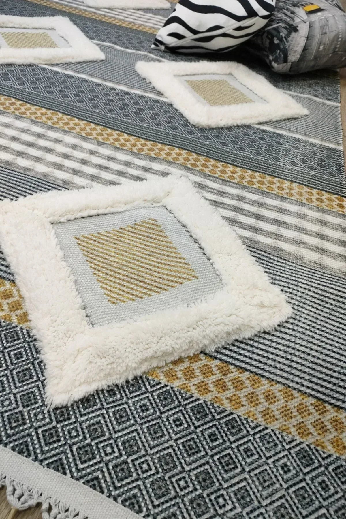 Tafting Kilim Serisi Üzeri Peluşlu Dokuma Taban Dekoratif Kilim - HALI VAGONU