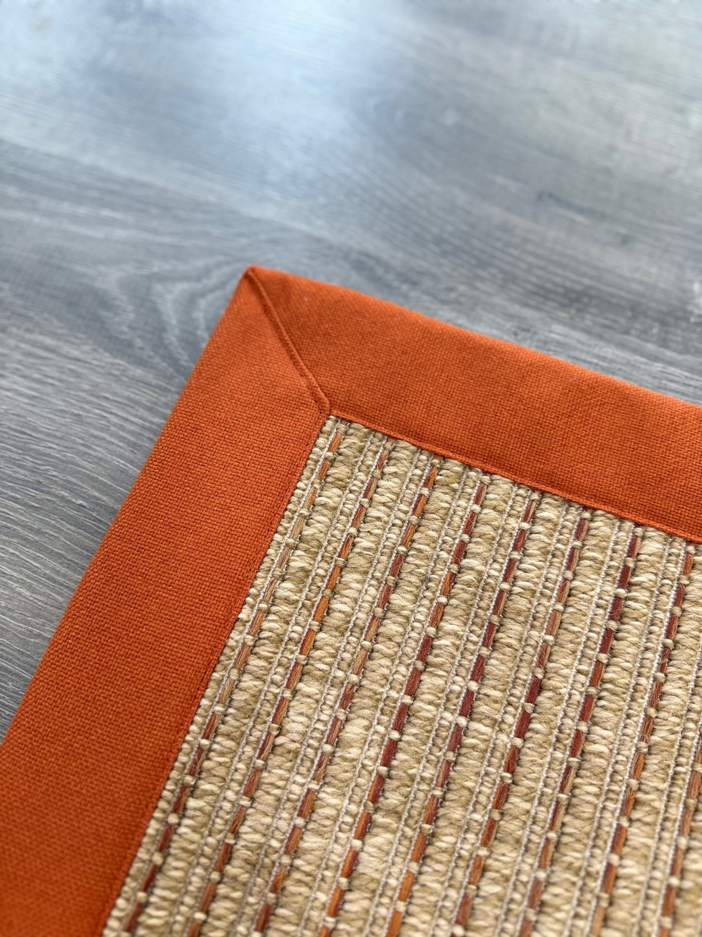 Zahara 01 Naturel Terra - P64-01 Turuncu Kumaş Bordürlü Sisal Halı - HVZB50 - HALI VAGONU