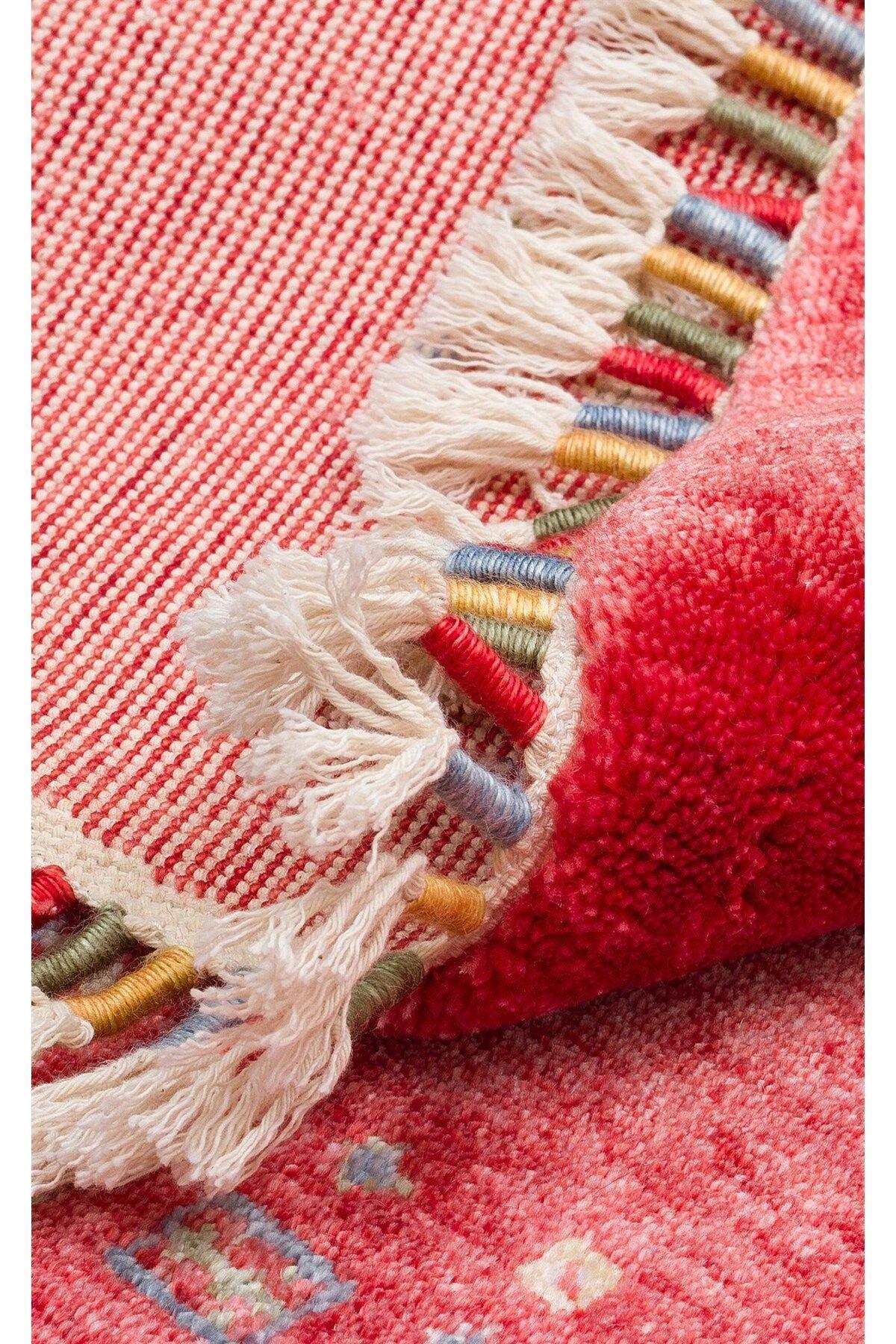 ZARA ZR 06 RED Q Otantik Desenli El Emeği ile Özel Tezgahlarda Üretilen Modern Uşak Halısı - HALI VAGONU