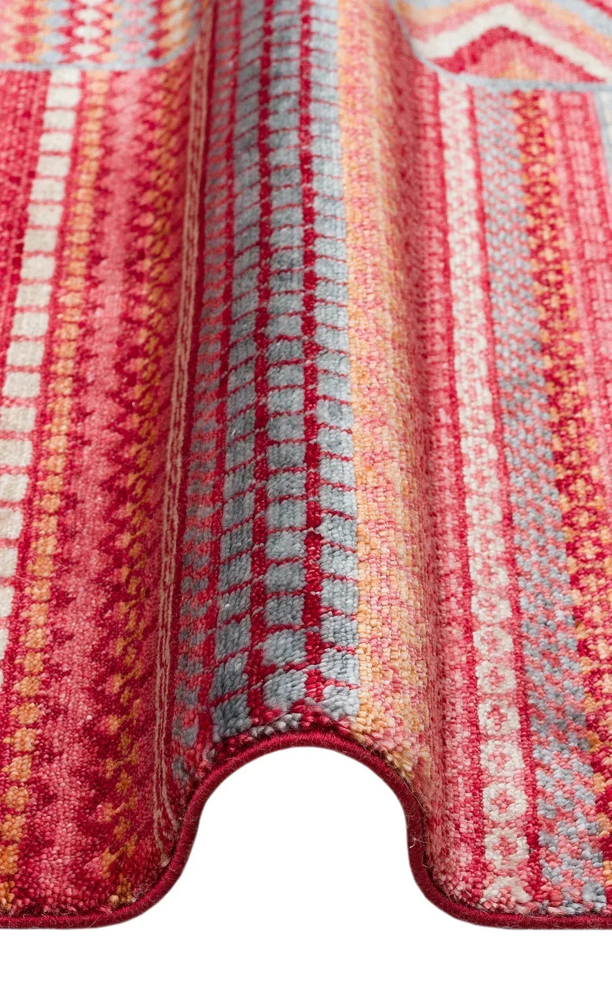 ZARA ZR 18 RED MULTY Otantik Desenli El Emeği İle Özel Tezgahlarda Üretilen Modern Uşak Halısı - HALI VAGONU